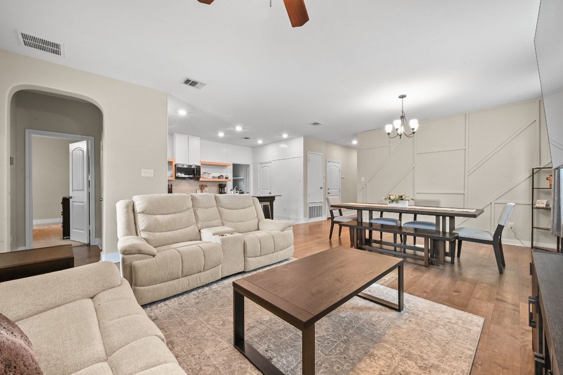 Property Photo: 291 Jarbridge Drive TX 78640