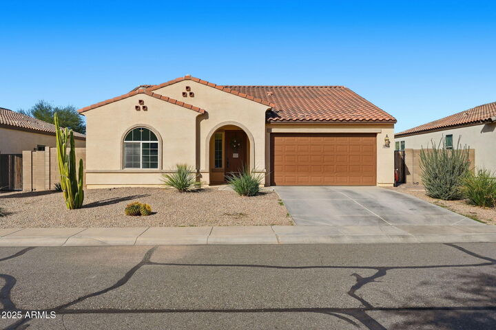 Property Photo: 1592 E Luna Blanca Way AZ 85140