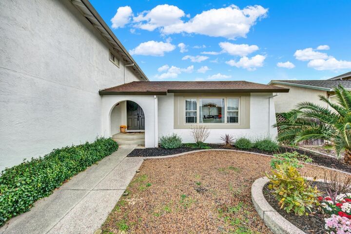 Property Photo: 196 Caldwell Drive CA 95687