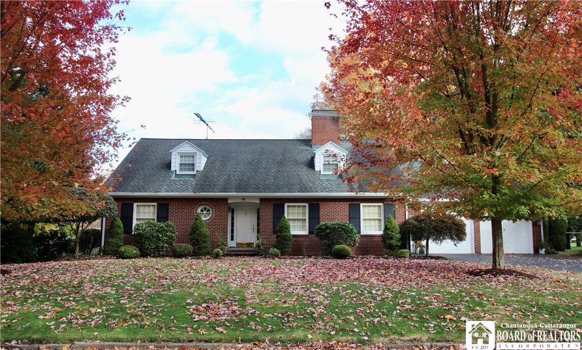 Property Photo:  67 Warwick Road  NY 14701 