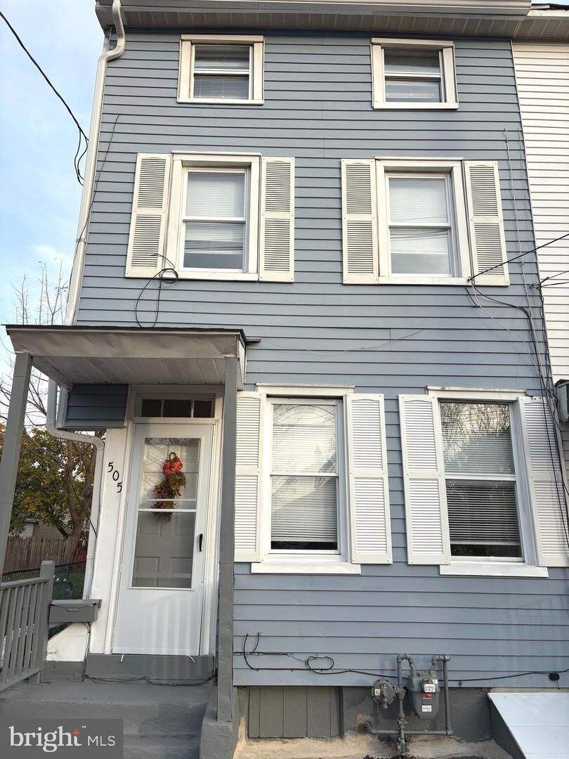 Property Photo:  505 Lawrence Street  NJ 08016 