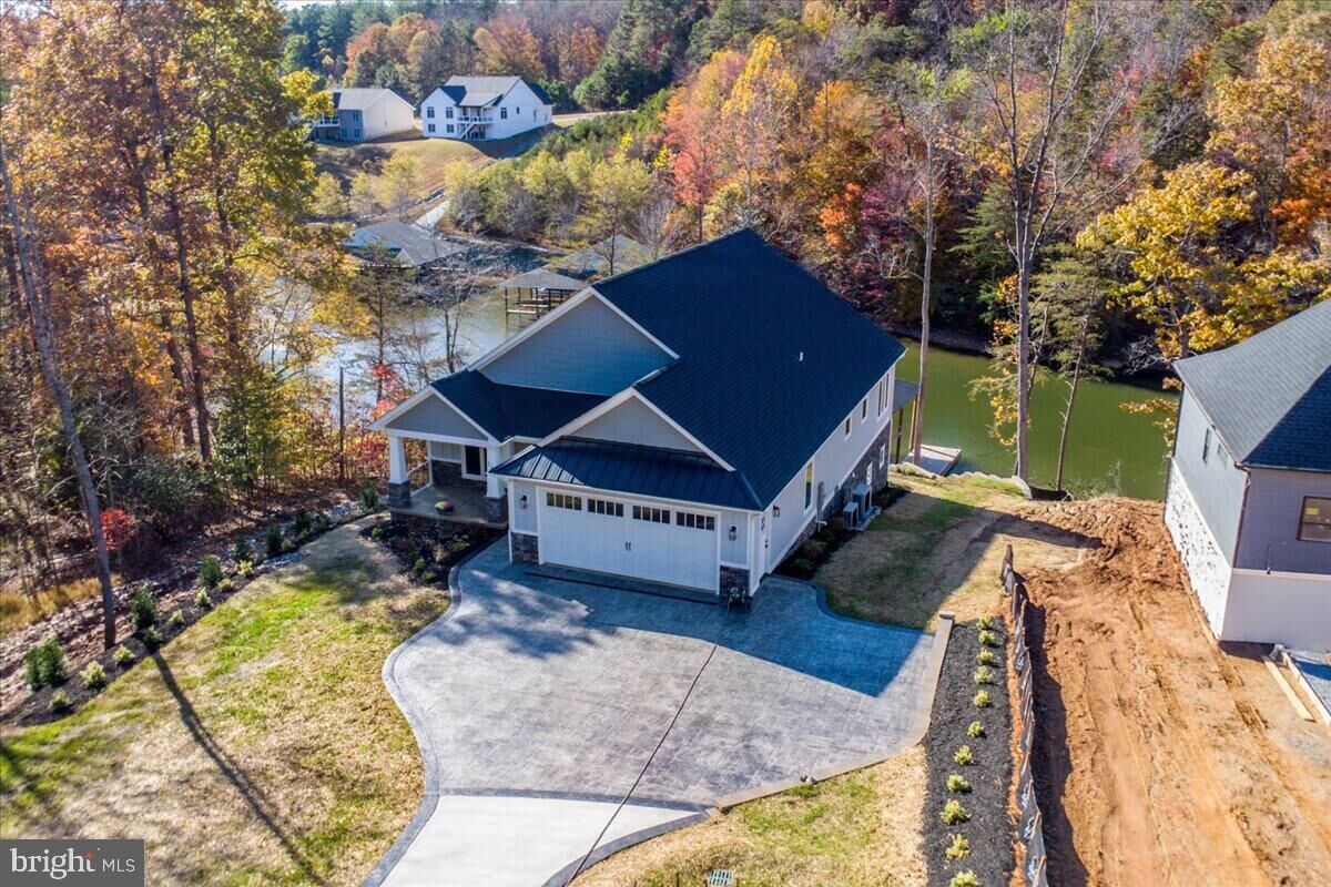 Photo de la propriété:  172 Lakewatch Circle  VA 24121 