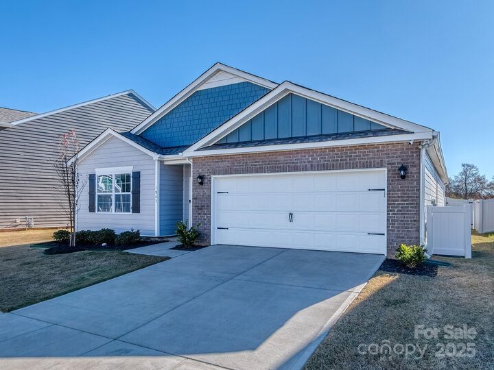 Property Photo:  1843 Vanderlyn Street  NC 28112 