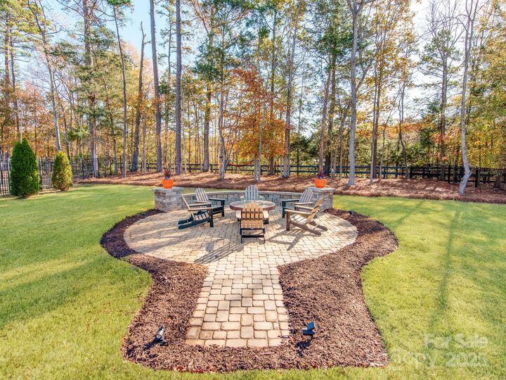 Property Photo: 2412 Napa Valley Drive NC 28173