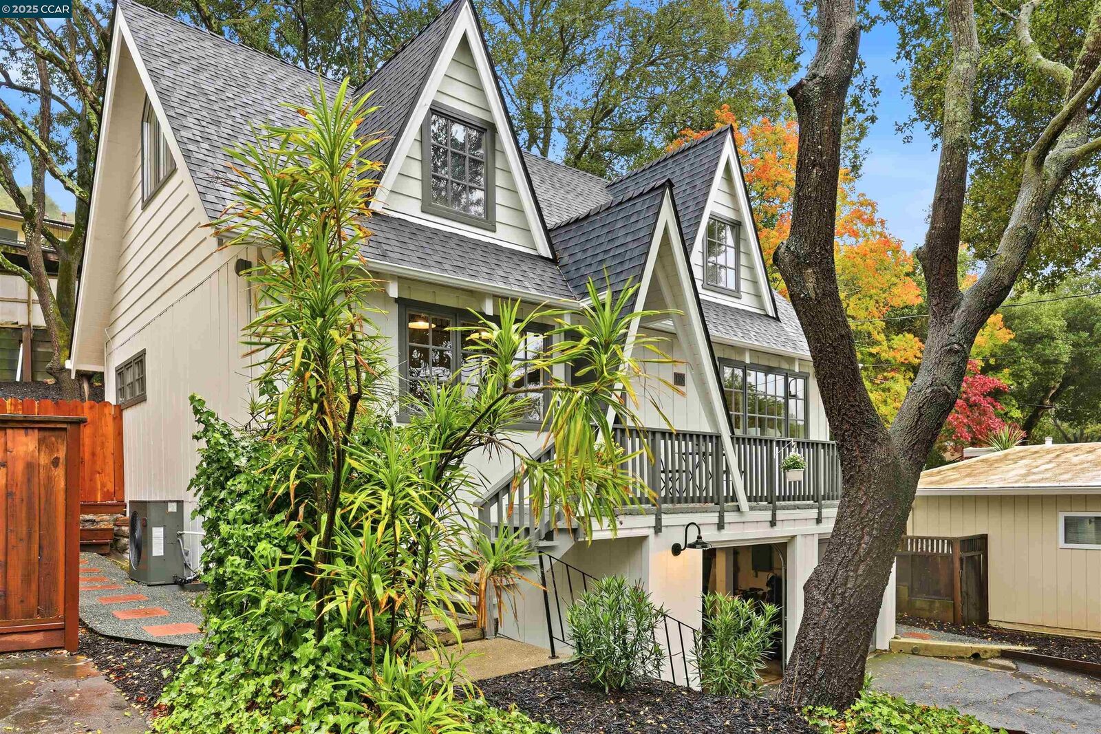 Property Photo: 129 Spring Rd CA 94563