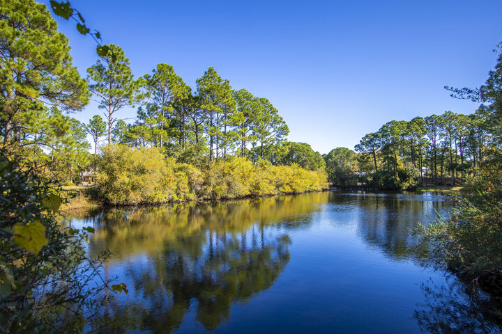 Property Photo: 80 Fairway Drive FL 32459