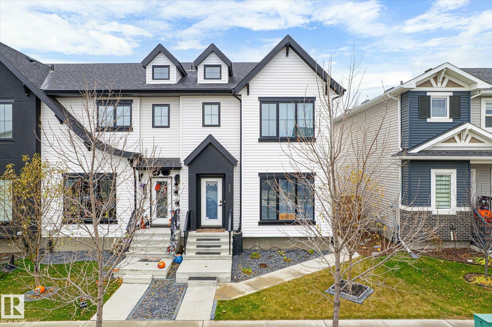 Property Photo:  6613 47 Avenue  AB T4X 2X5 