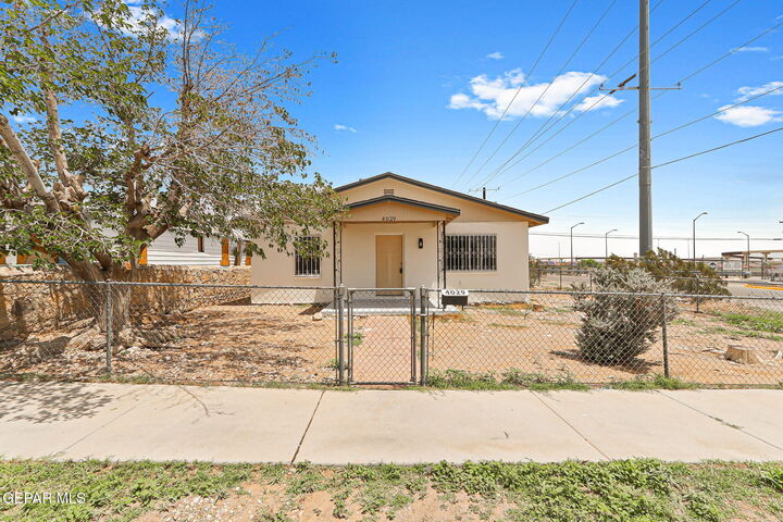 4029 Lincoln Avenue  El Paso TX 79930 photo