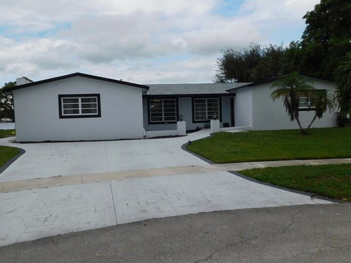 8671 NW 19th St  Pembroke Pines FL 33024 photo