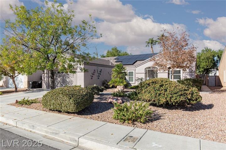 Property Photo: 2726 Peekskill Avenue NV 89052