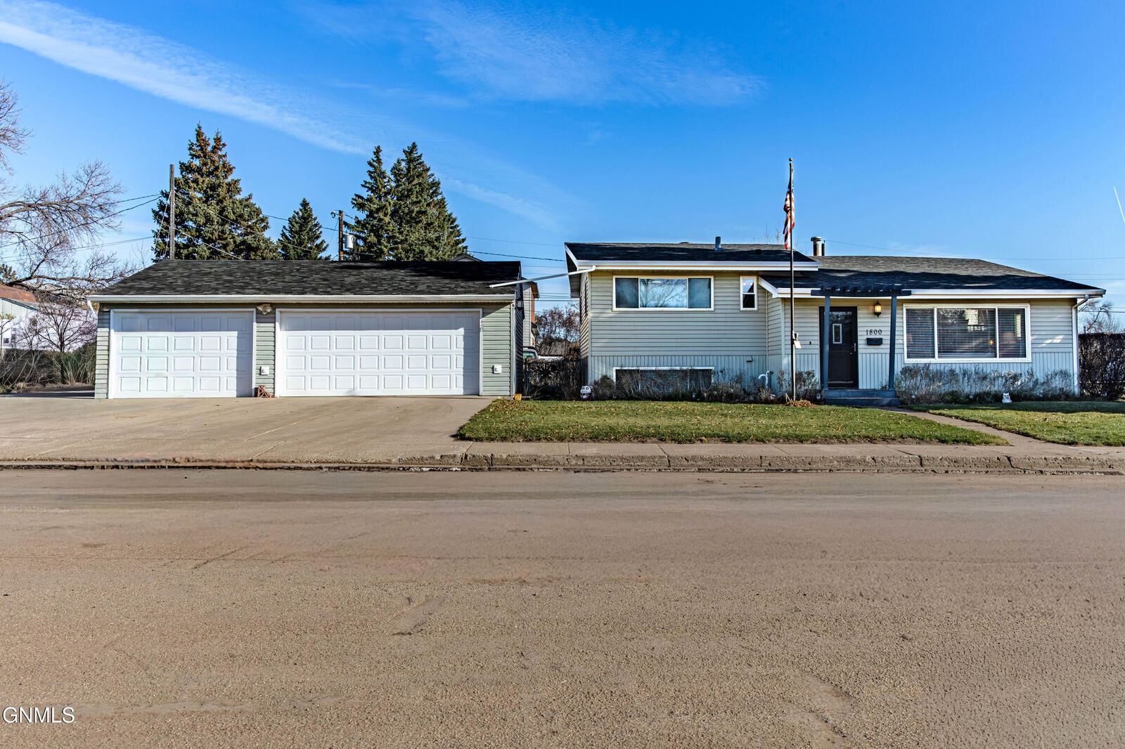 Property Photo: 1800 Linda Drive ND 58554