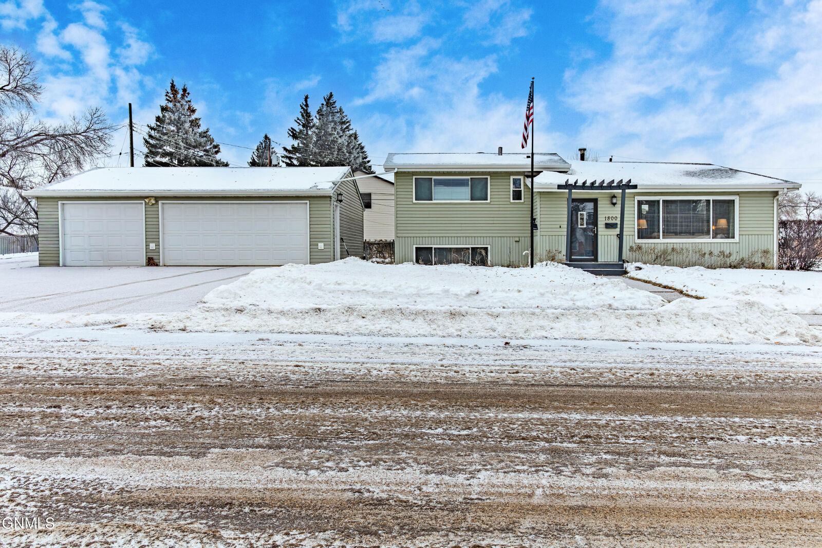 Property Photo: 1800 Linda Drive ND 58554