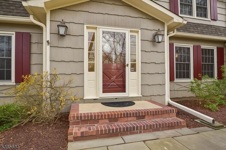 Property Photo:  19 Juniper Way  NJ 07920 