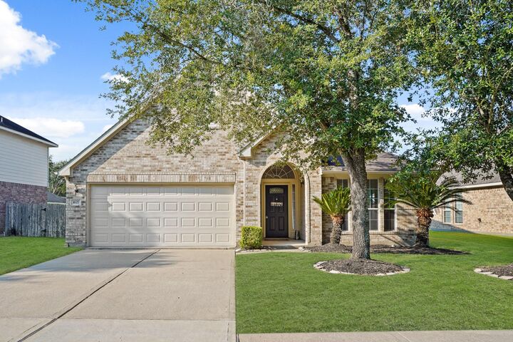 Property Photo:  1627 Pebble Brook  TX 77459 