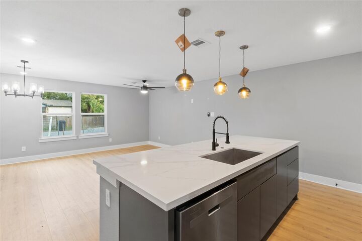 Property Photo: 4034 Wylie Street TX 77026