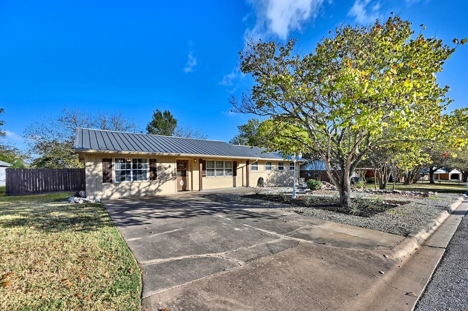 Property Photo:  1006 Top Hill Drive  TX 77833 