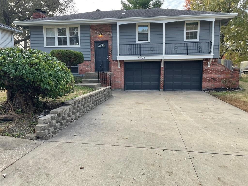 Property Photo: 6921 NW 79th Street MO 64152