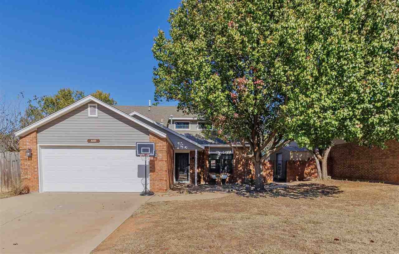 Property Photo:  3035 NE Stratford Cir  OK 73507 