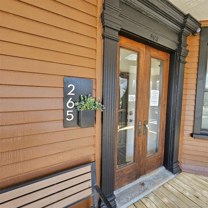 Property Photo:  265 Summit Avenue  NY 10552 
