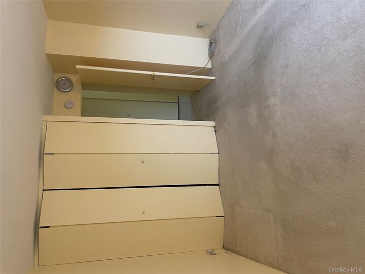 Property Photo: 3410 De Reimer Avenue 6A NY 10475