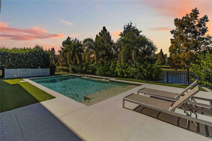 Property Photo:  1004 Vinsetta Circle  FL 34787 