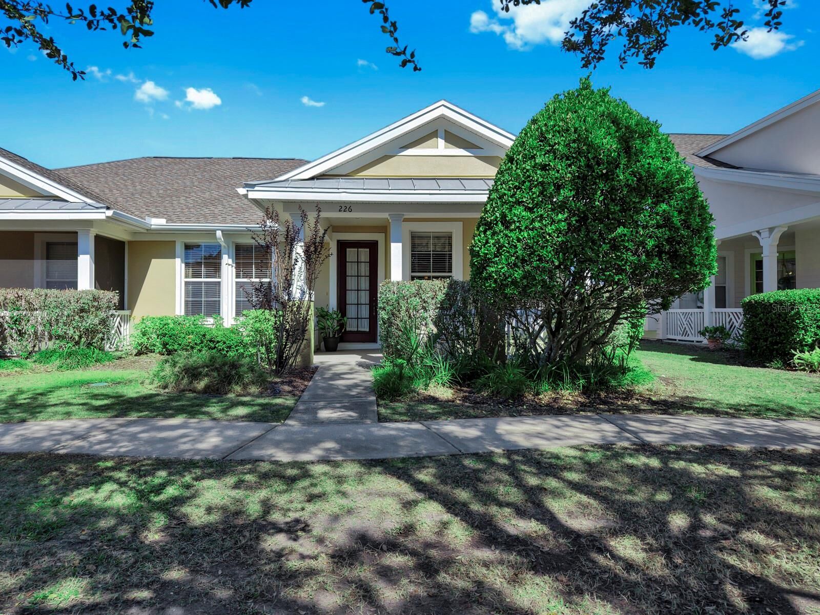 Property Photo:  226 Summerside Court  FL 33572 