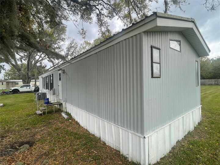 Property Photo: 610 Grove Drive FL 33830