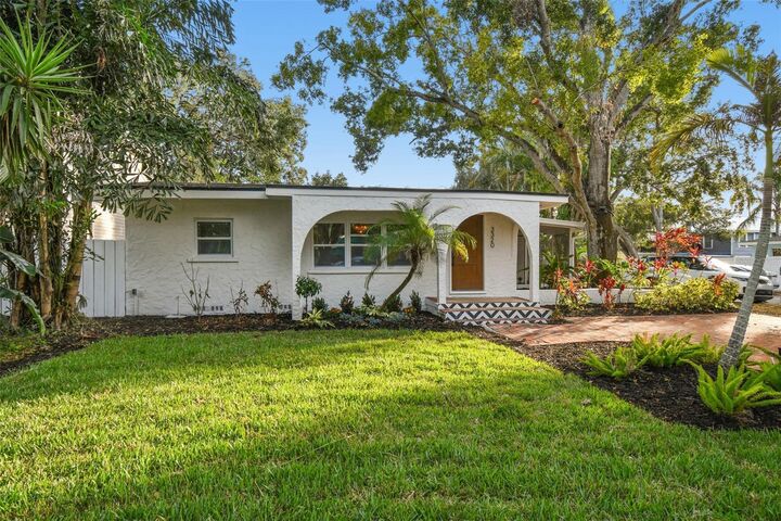 Property Photo:  3320 W Villa Rosa Street  FL 33611 