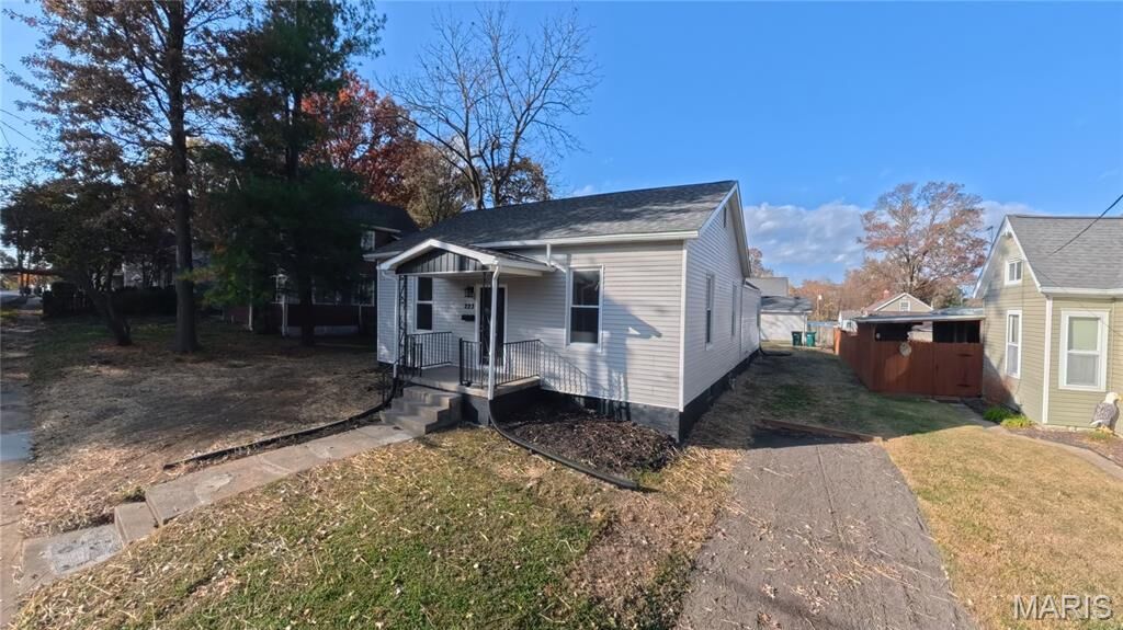 Property Photo:  223 N Pearl Street  IL 62254 