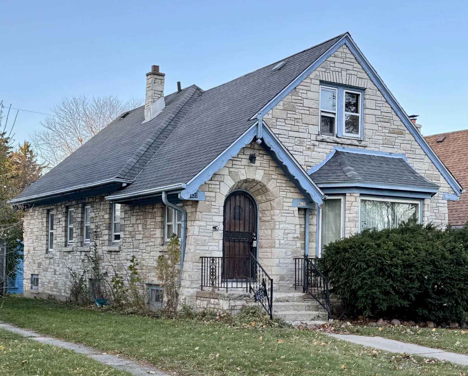 Property Photo:  4620 W Keefe Ave  WI 53216 