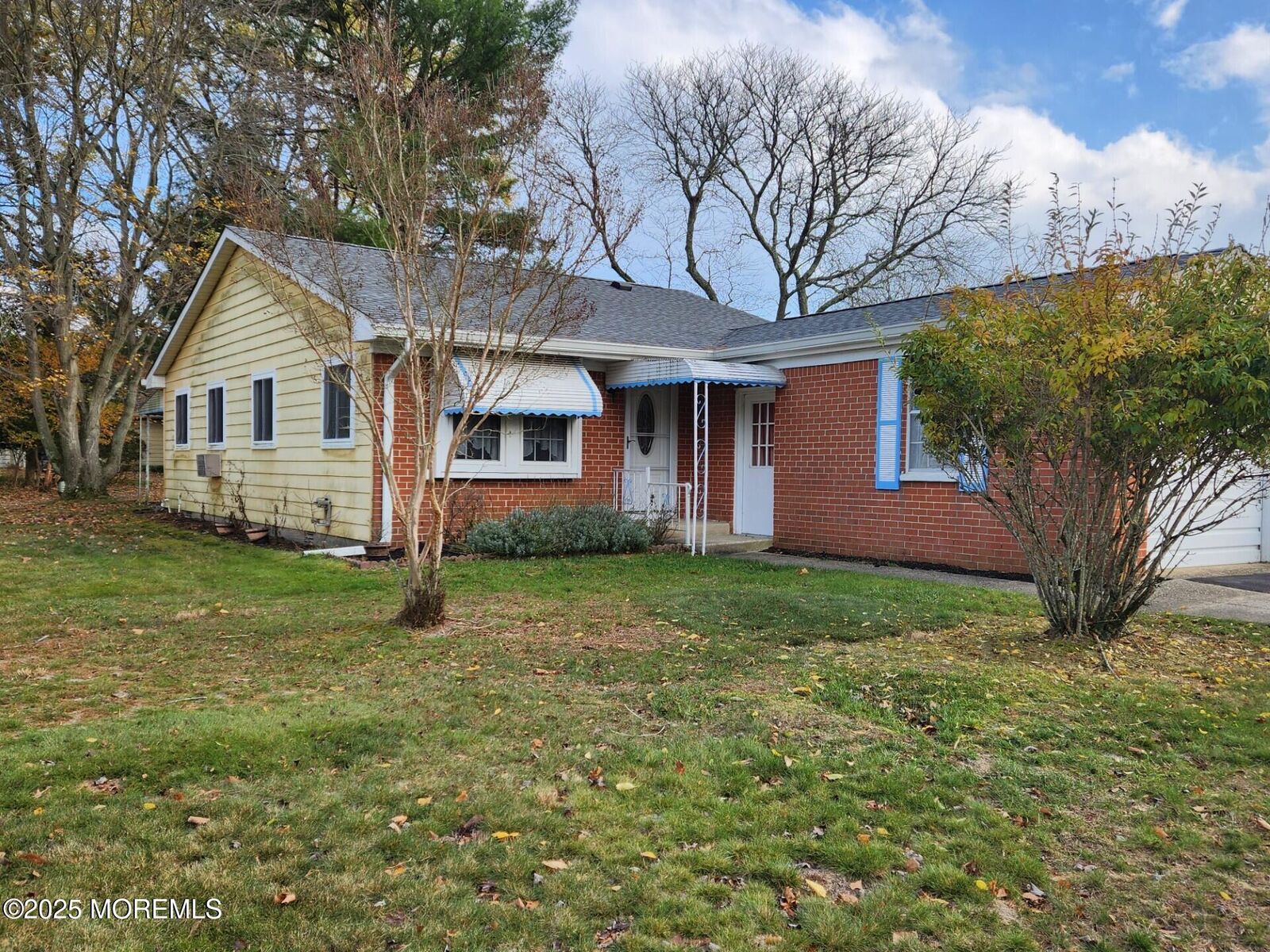 Property Photo:  18 Hudson Parkway  NJ 08759 
