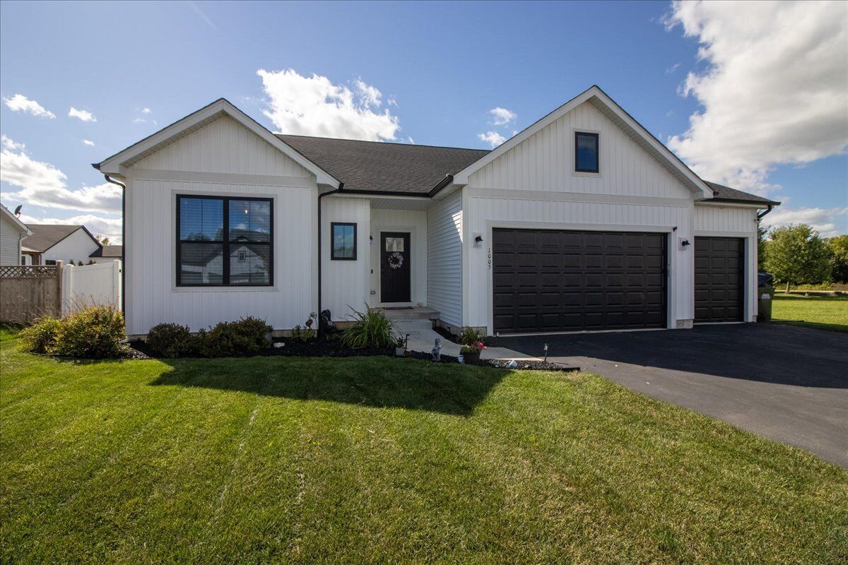 Property Photo: 1005 Joel Lane IL 60135