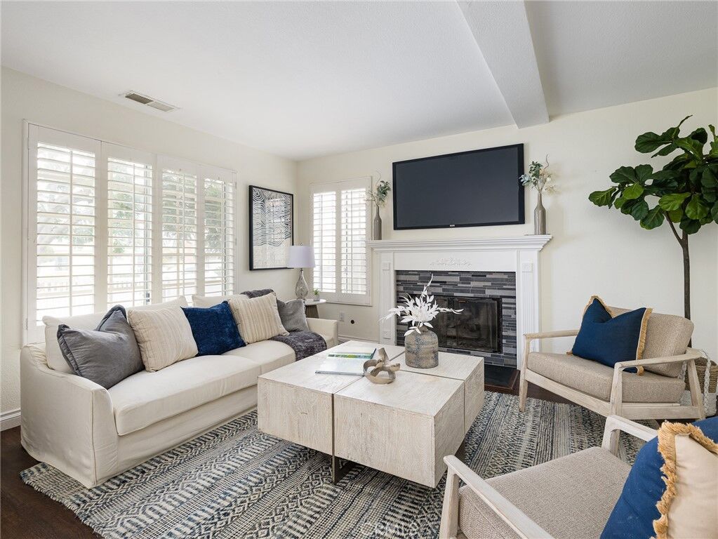 Property Photo:  2210 Harriman A  CA 90278 