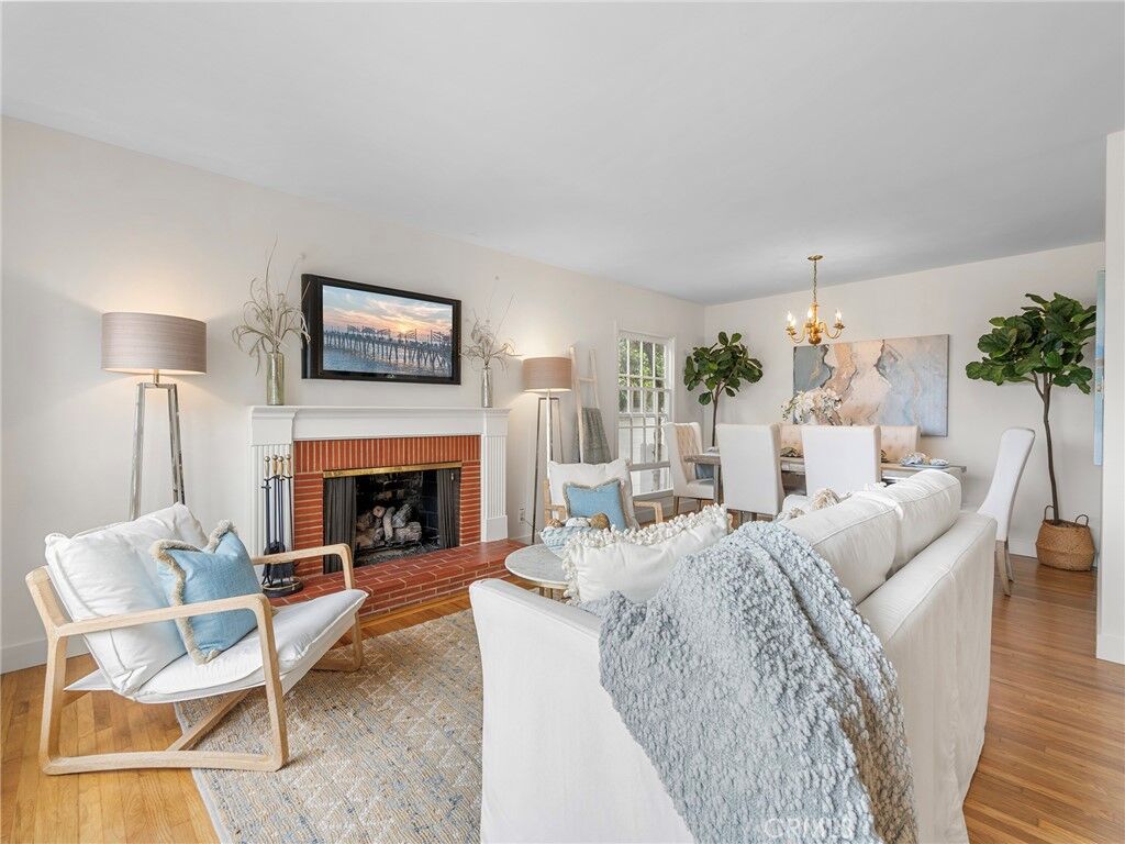 Property Photo:  440 Via Los Miradores  CA 90277 