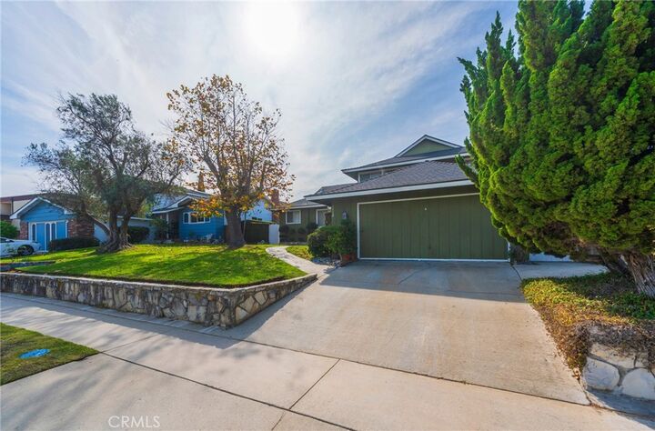 Property Photo:  1118 Fernrest Drive  CA 90710 