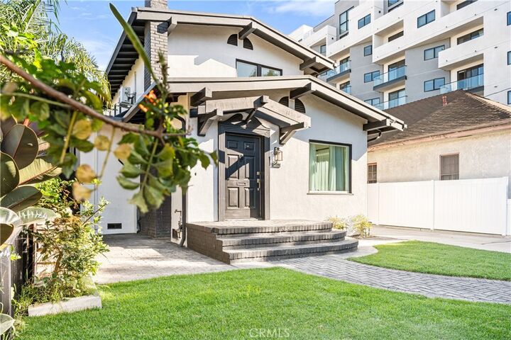 Property Photo:  1148 Locust Avenue  CA 90813 