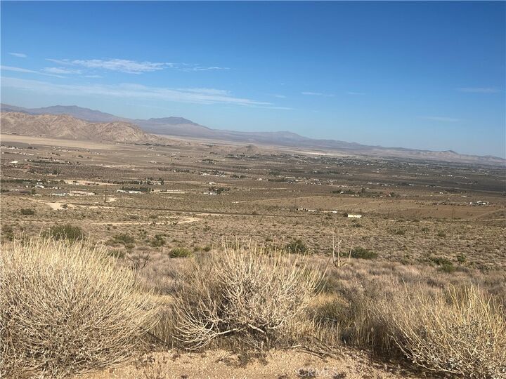 Property Photo:  28138 Oriole  CA 92356 