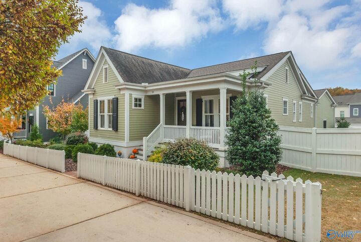 Property Photo:  53 Hillcrest Avenue NW  AL 35806 