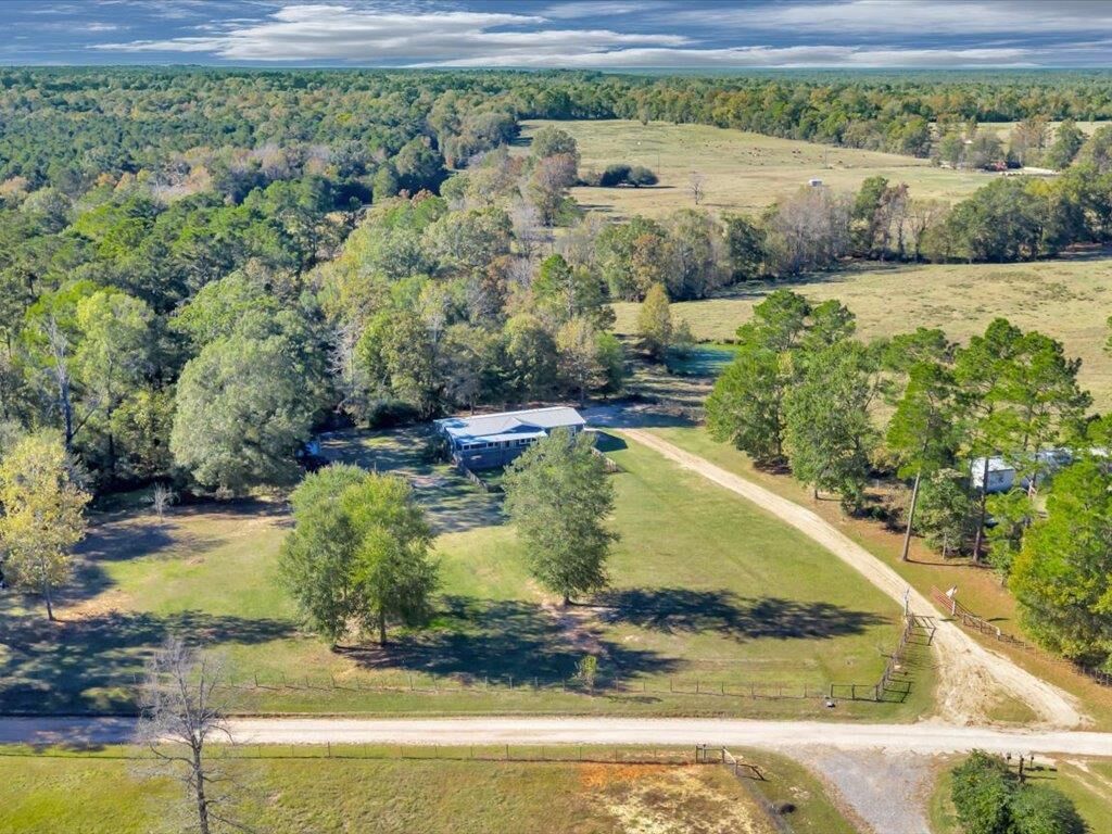 Property Photo: 645 Hh Allen Road TX 75904