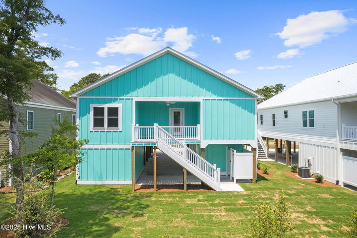 Property Photo:  204 NE 33rd Street  NC 28465 