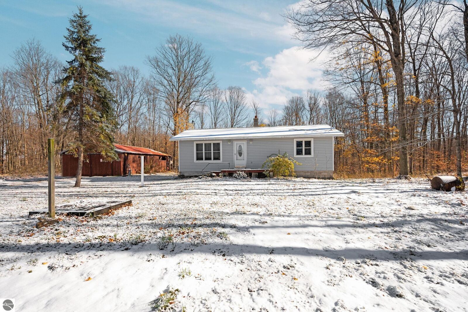 Property Photo: 2427 Montgomery Road MI 49615