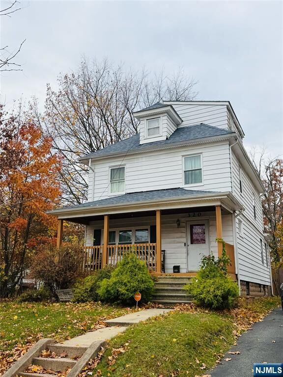 Property Photo:  320 W Palisade Avenue  NJ 07631 