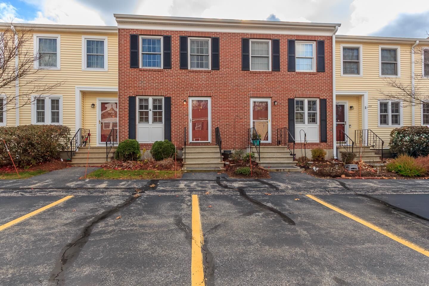 Property Photo:  534 Fox Hollow Way  NH 03104 