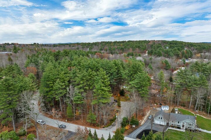 Property Photo:  24 Whippoorwill Lane  NH 03110 