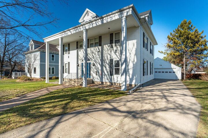 Property Photo: 414 E Division Street MN 56531