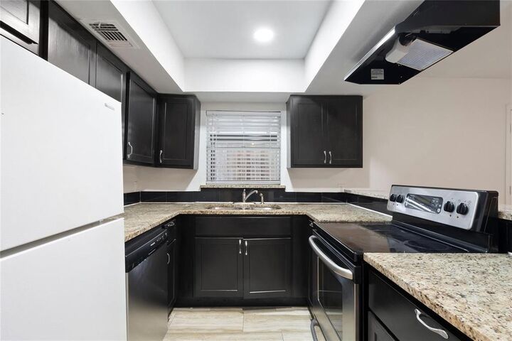 Property Photo:  4930 Windward Pass  TX 75043 