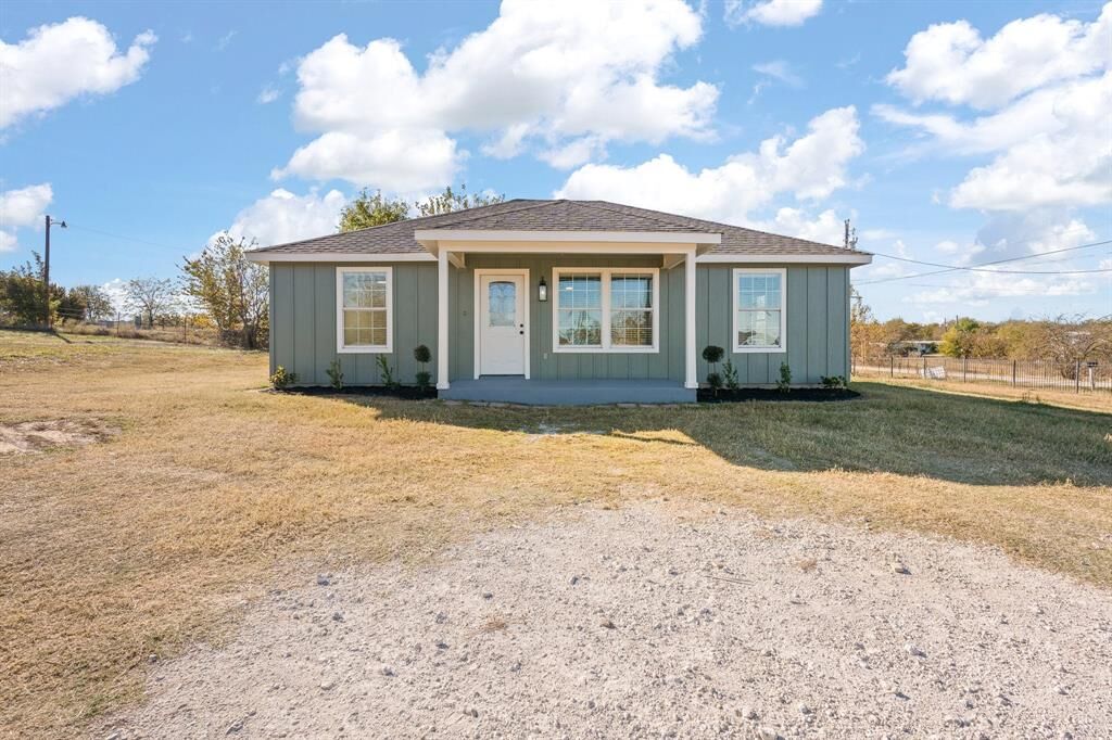 Property Photo:  5501 Baron Drive  TX 76058 