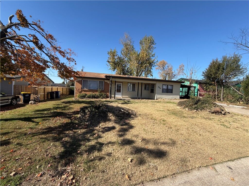 Property Photo: 804 N 14th Street AR 72756