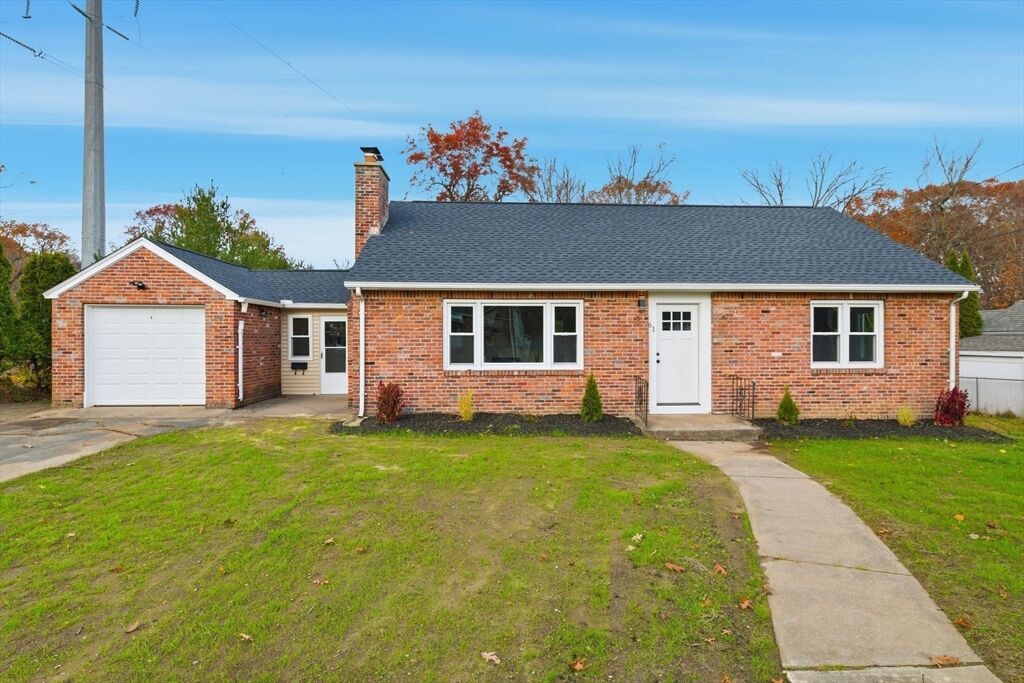 Property Photo:  61 Clarence St  MA 01089 