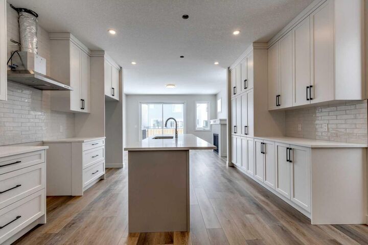 Property Photo: 554 Rivercrest View AB T4C 2W9